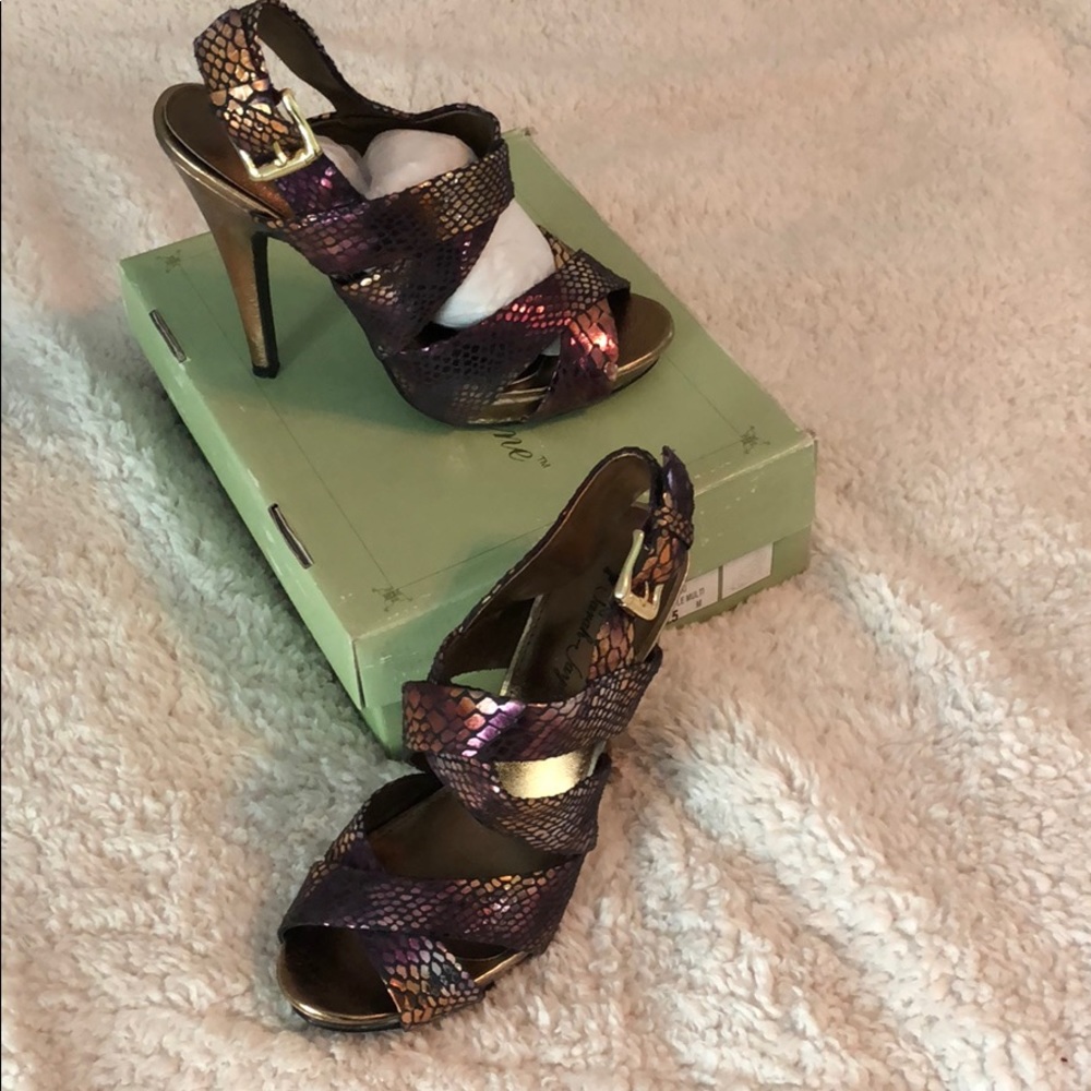 Sarah Jayne heels multicolor size 8.5